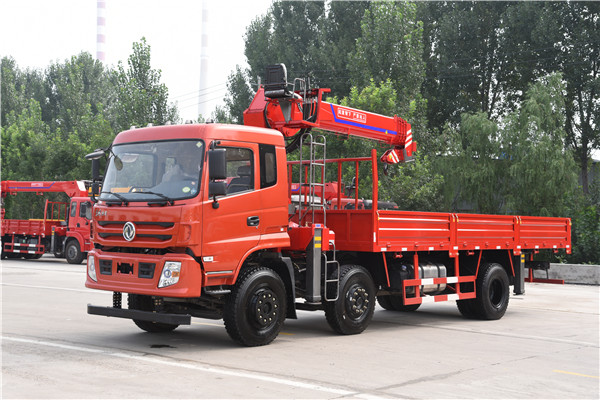 東風_大運底牌12噸隨車吊_小型隨車吊_生產(chǎn)廠家