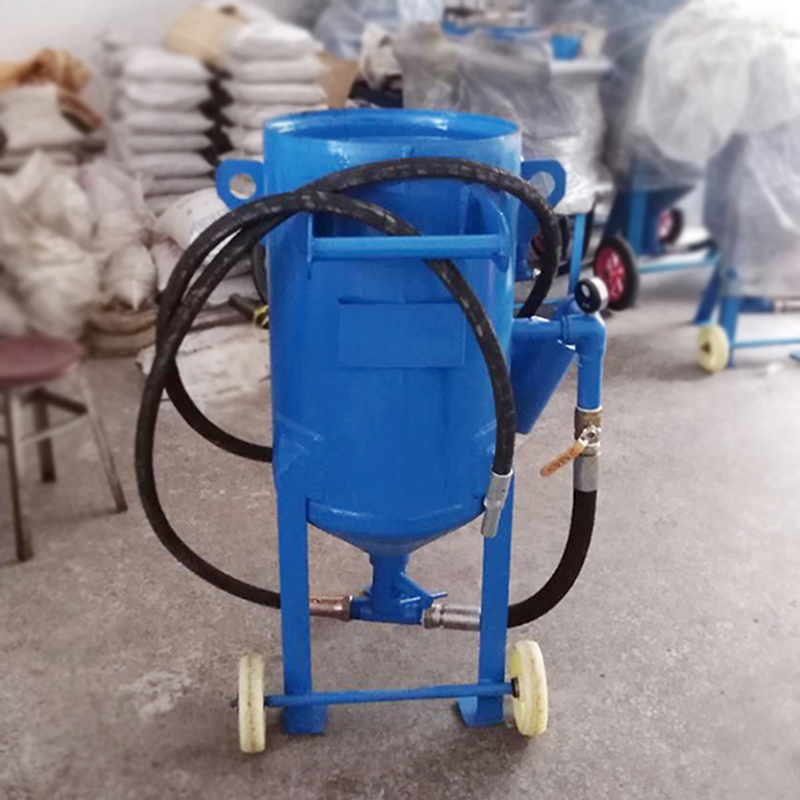 建筑鐵架翻新_山西噴砂房除銹機器高壓移動式噴砂機