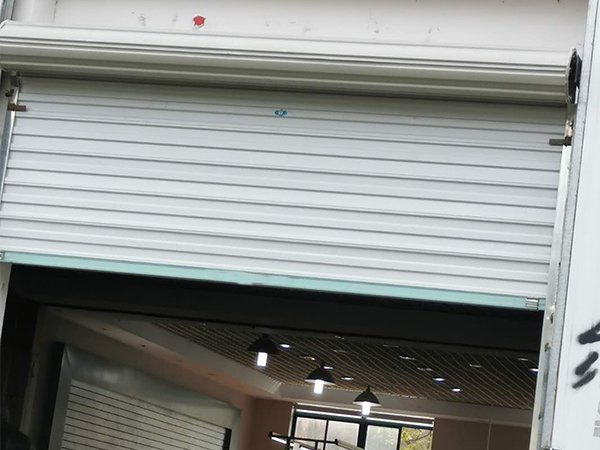 電動卷閘門，電動伸縮門，無機布防火門，鋼制防火門